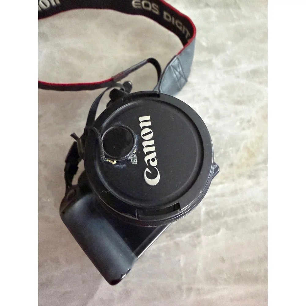 Canon EOS Rebel XS Digital SLR‎ Camera  18-55mm Not Tested for Parts No Charger